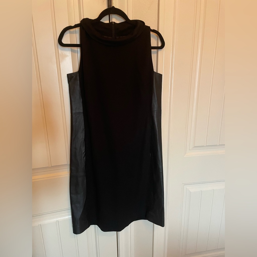 Lafeyette 148 Loro Piana 100% wool and leather Elegant Black Sleeveless Dress 10